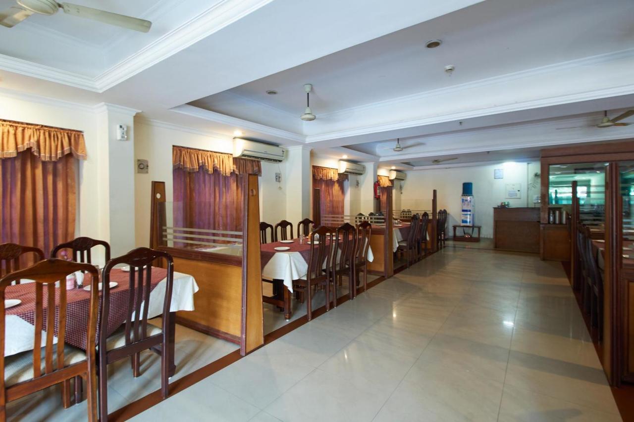 Sree Gokulam Sabari Hotel Chavakkad Luaran gambar