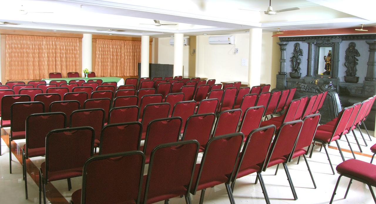 Sree Gokulam Sabari Hotel Chavakkad Luaran gambar